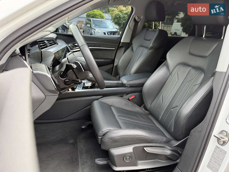 Позашляховик / Кросовер Audi e-tron 2021 в Рівному фото 62 Позашляховик / Кросовер Audi e-tron 2021 в Рівному