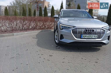 Внедорожник / Кроссовер Audi e-tron 2019 в 