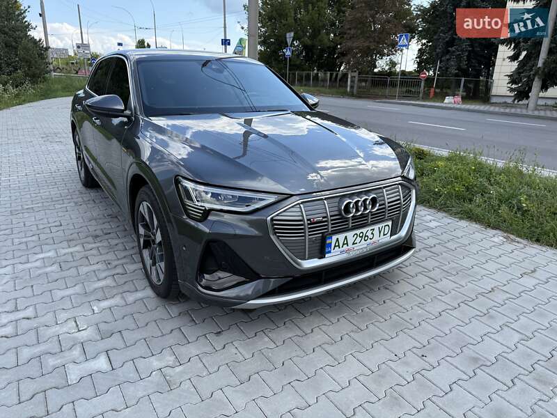 Внедорожник / Кроссовер Audi e-tron 2021 в Киеве