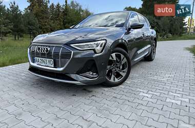 Позашляховик / Кросовер Audi e-tron 2021 в 