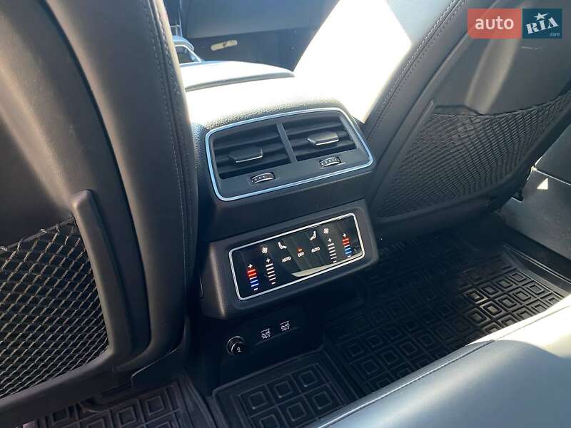 Внедорожник / Кроссовер Audi e-tron 2019 в Львове