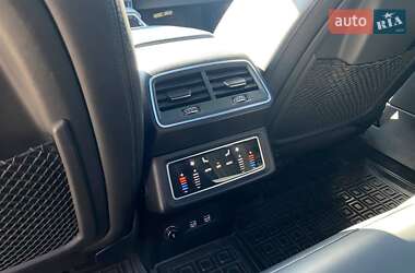 Внедорожник / Кроссовер Audi e-tron 2019 в 
