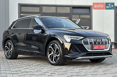 Внедорожник / Кроссовер Audi e-tron 2021 в 