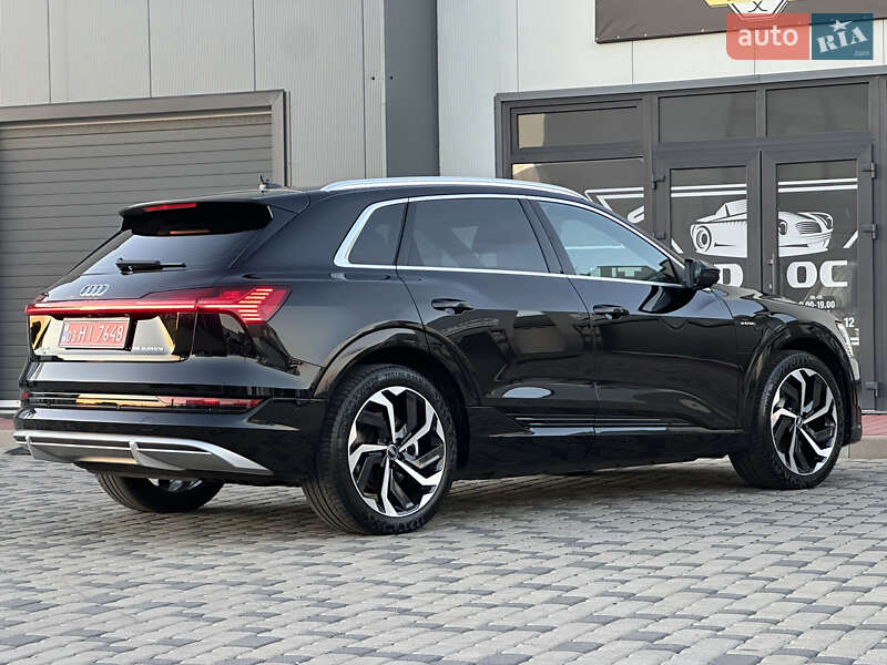 Позашляховик / Кросовер Audi e-tron 2021 в Мукачевому
