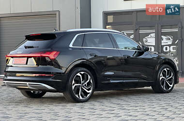 Внедорожник / Кроссовер Audi e-tron 2021 в 