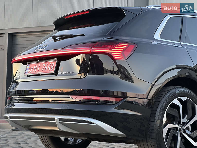 Позашляховик / Кросовер Audi e-tron 2021 в Мукачевому