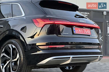 Внедорожник / Кроссовер Audi e-tron 2021 в 