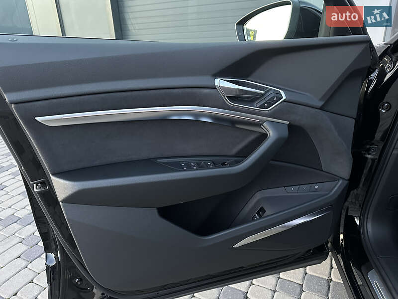 Позашляховик / Кросовер Audi e-tron 2021 в Мукачевому