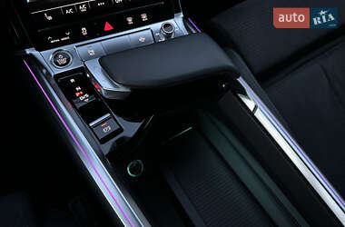 Внедорожник / Кроссовер Audi e-tron 2021 в 