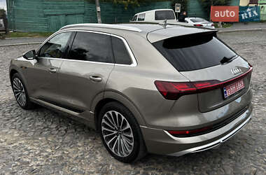 Внедорожник / Кроссовер Audi e-tron 2021 в 