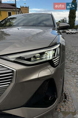 Внедорожник / Кроссовер Audi e-tron 2021 в 