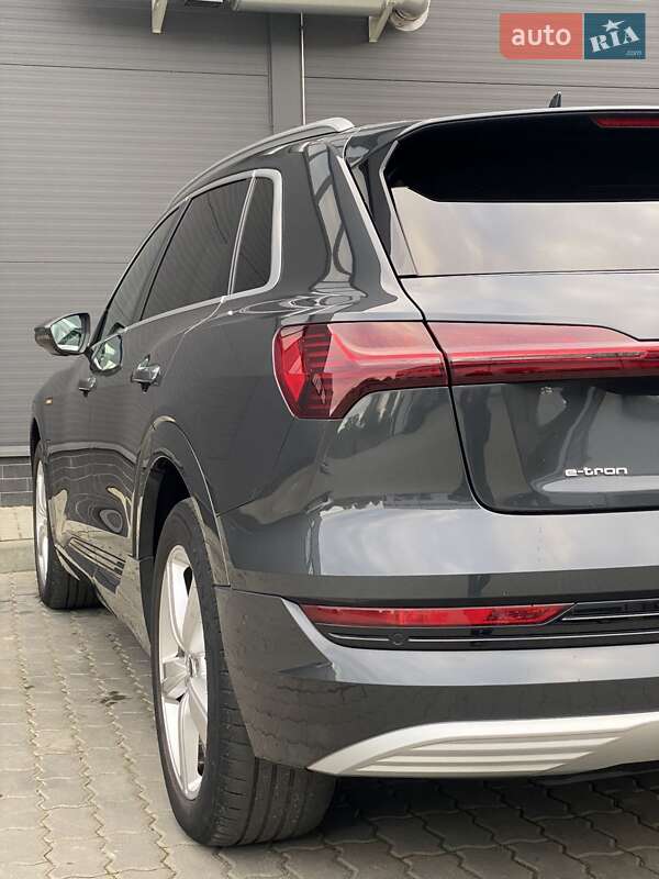 Внедорожник / Кроссовер Audi e-tron 2021 в Бориславе