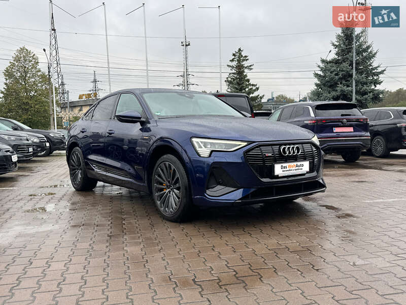Позашляховик / Кросовер Audi e-tron 2021 в 