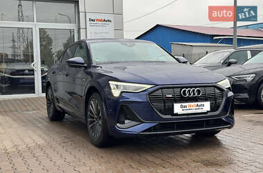 Позашляховик / Кросовер Audi e-tron 2021 в 