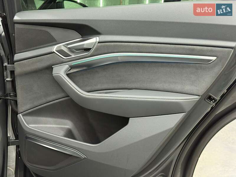Внедорожник / Кроссовер Audi e-tron 2021 в Луцке