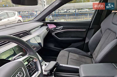 Позашляховик / Кросовер Audi e-tron 2020 в 
