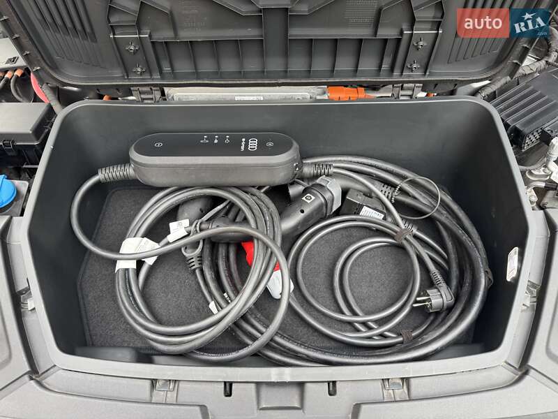 Внедорожник / Кроссовер Audi e-tron 2022 в Луцке
