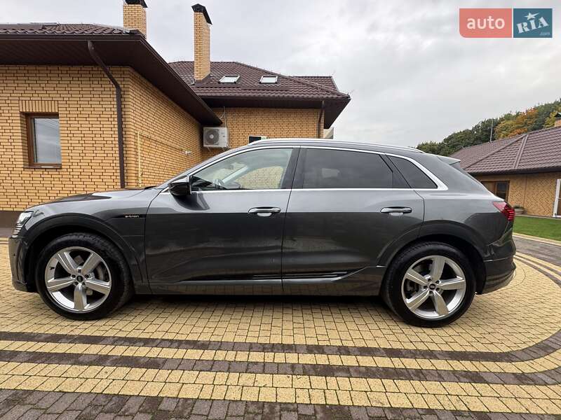 Внедорожник / Кроссовер Audi e-tron 2022 в Луцке