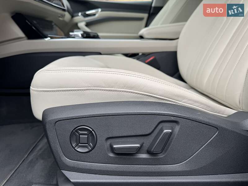 Внедорожник / Кроссовер Audi e-tron 2022 в Луцке