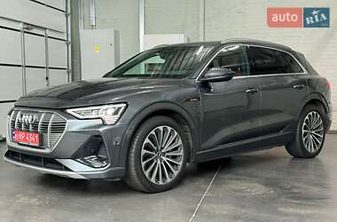 Внедорожник / Кроссовер Audi e-tron 2021 в 