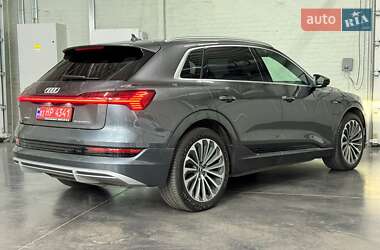 Внедорожник / Кроссовер Audi e-tron 2021 в 