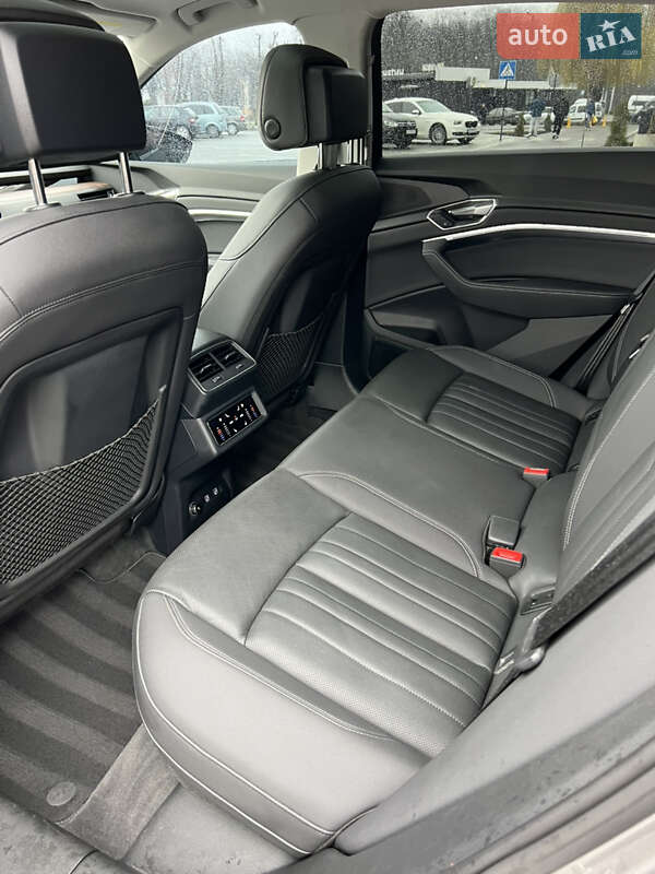 Позашляховик / Кросовер Audi e-tron 2019 в Снятині фото 23 Позашляховик / Кросовер Audi e-tron 2019 в Снятині