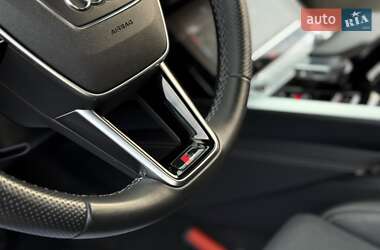 Внедорожник / Кроссовер Audi e-tron 2022 в 