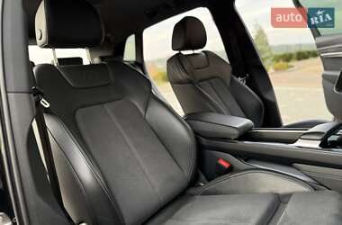 Внедорожник / Кроссовер Audi e-tron 2022 в 