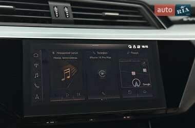Внедорожник / Кроссовер Audi e-tron 2022 в 