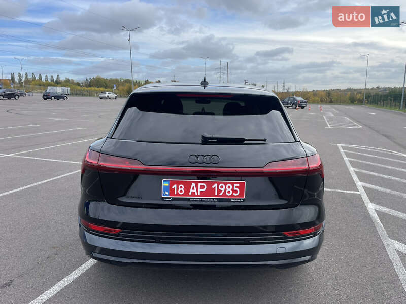 Позашляховик / Кросовер Audi e-tron 2023 в Рівному