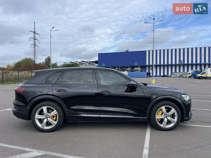 Позашляховик / Кросовер Audi e-tron 2023 в Рівному
