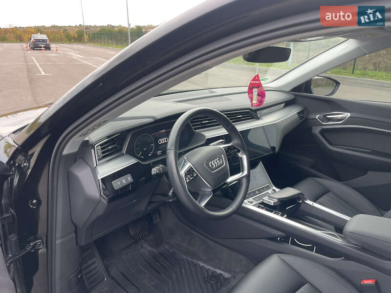 Позашляховик / Кросовер Audi e-tron 2023 в Рівному
