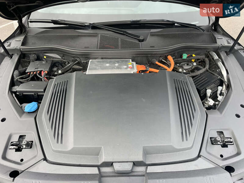 Позашляховик / Кросовер Audi e-tron 2023 в Рівному
