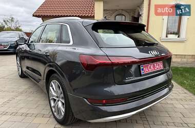 Внедорожник / Кроссовер Audi e-tron 2021 в 