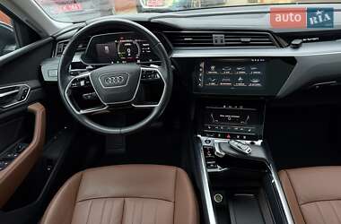 Внедорожник / Кроссовер Audi e-tron 2021 в 