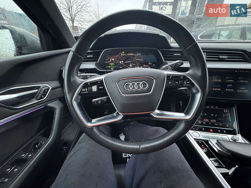 Позашляховик / Кросовер Audi e-tron 2019 в Чернівцях