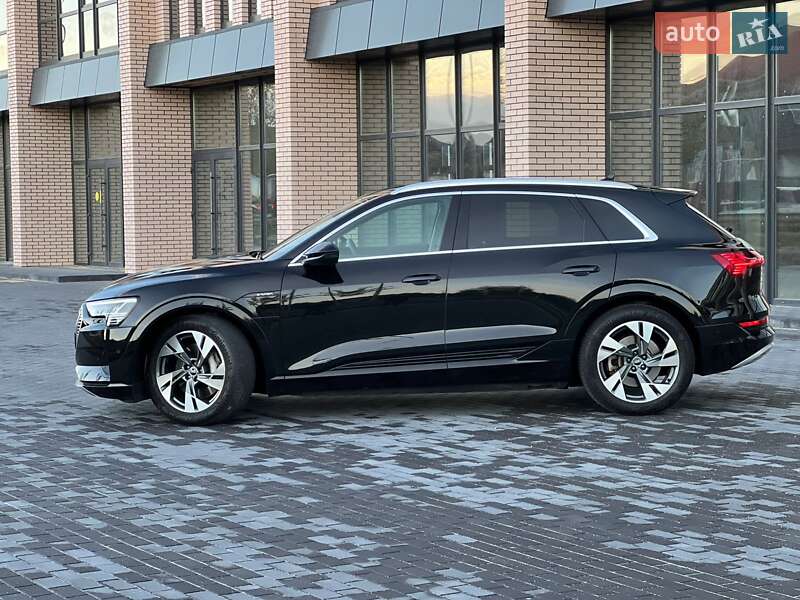 Позашляховик / Кросовер Audi e-tron 2022 в Вінниці