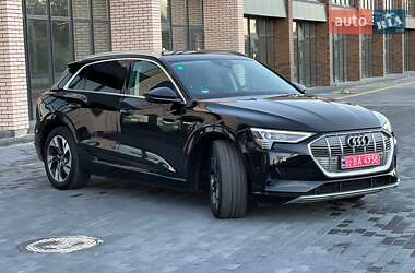 Внедорожник / Кроссовер Audi e-tron 2022 в 