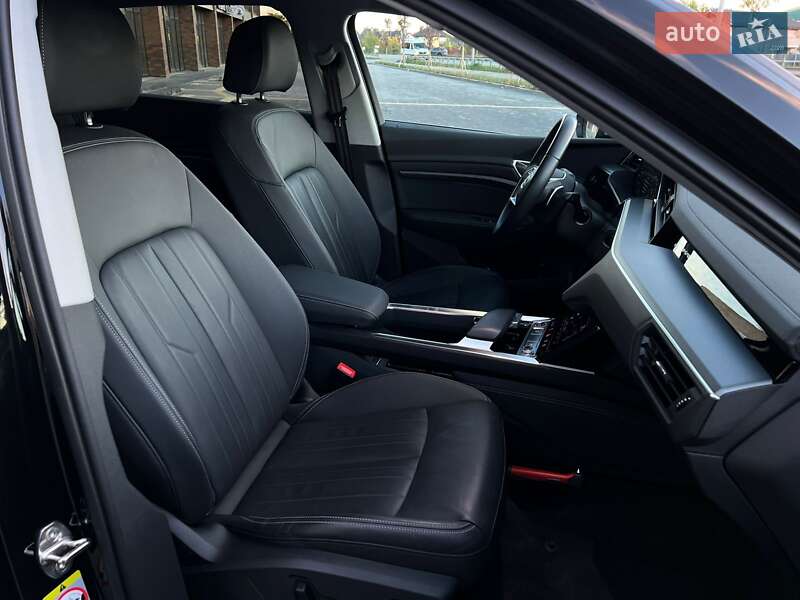 Позашляховик / Кросовер Audi e-tron 2022 в Вінниці