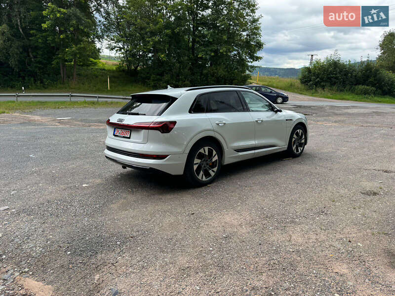 Позашляховик / Кросовер Audi e-tron 2019 в Ужгороді