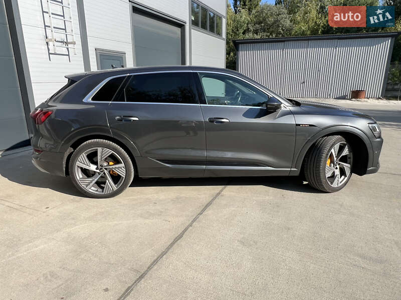 Внедорожник / Кроссовер Audi e-tron 2022 в Ровно фото 6 Внедорожник / Кроссовер Audi e-tron 2022 в Ровно