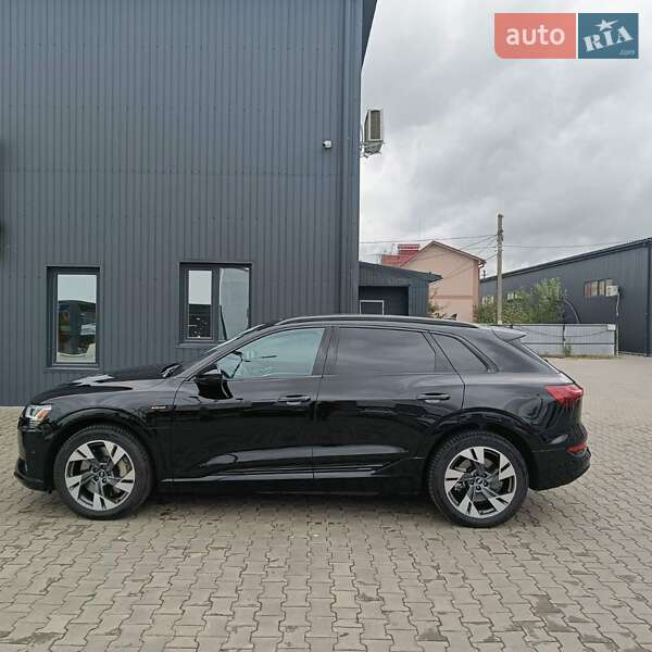 Позашляховик / Кросовер Audi e-tron 2021 в Дніпрі