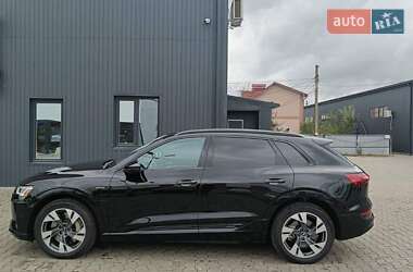 Внедорожник / Кроссовер Audi e-tron 2021 в 