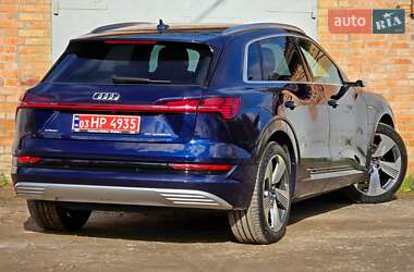 Внедорожник / Кроссовер Audi e-tron 2020 в 