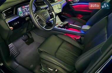 Внедорожник / Кроссовер Audi e-tron 2020 в 