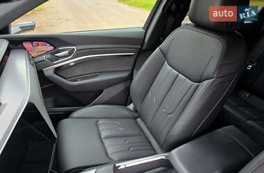 Внедорожник / Кроссовер Audi e-tron 2020 в 