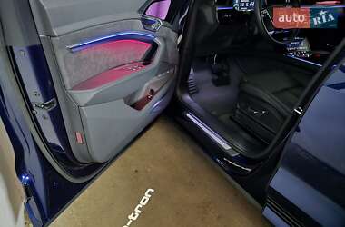 Внедорожник / Кроссовер Audi e-tron 2020 в 