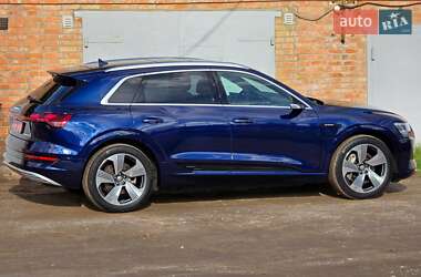 Внедорожник / Кроссовер Audi e-tron 2020 в 