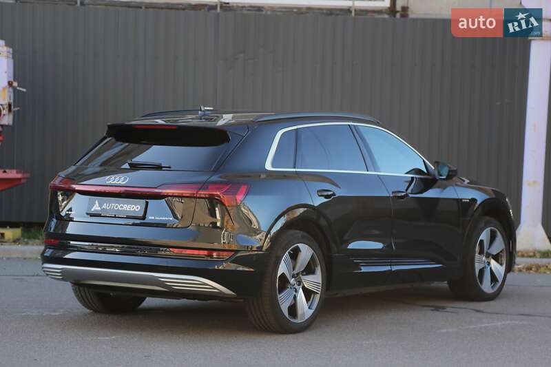 Позашляховик / Кросовер Audi e-tron 2019 в Києві