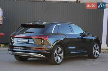Внедорожник / Кроссовер Audi e-tron 2019 в 
